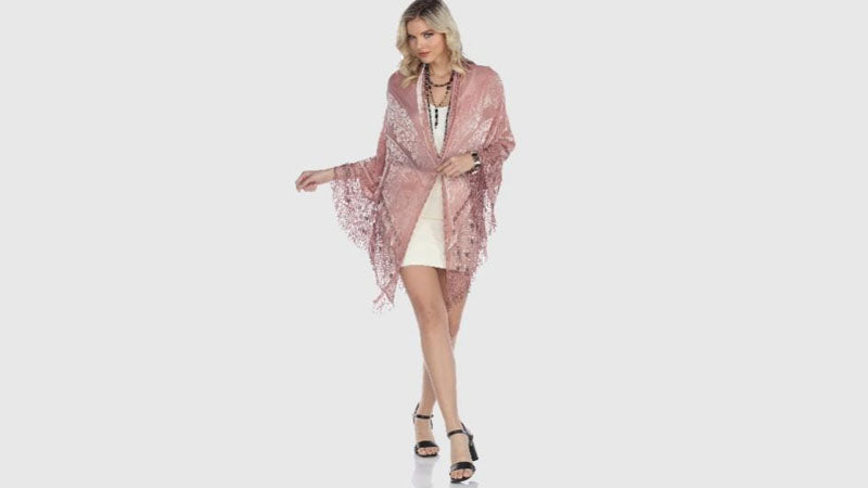 How Can Scarves and Ponchos Transform Your Outfit in 2026?
