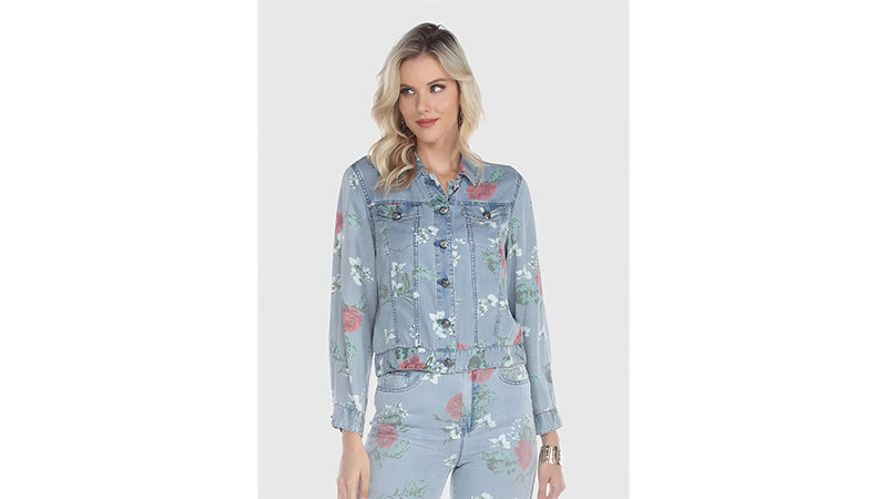 Timeless and Elegant Summer Style for Women Over 40